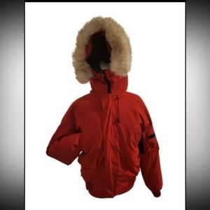 Canada goose coat, the only flaw is the zipper as pictured.
